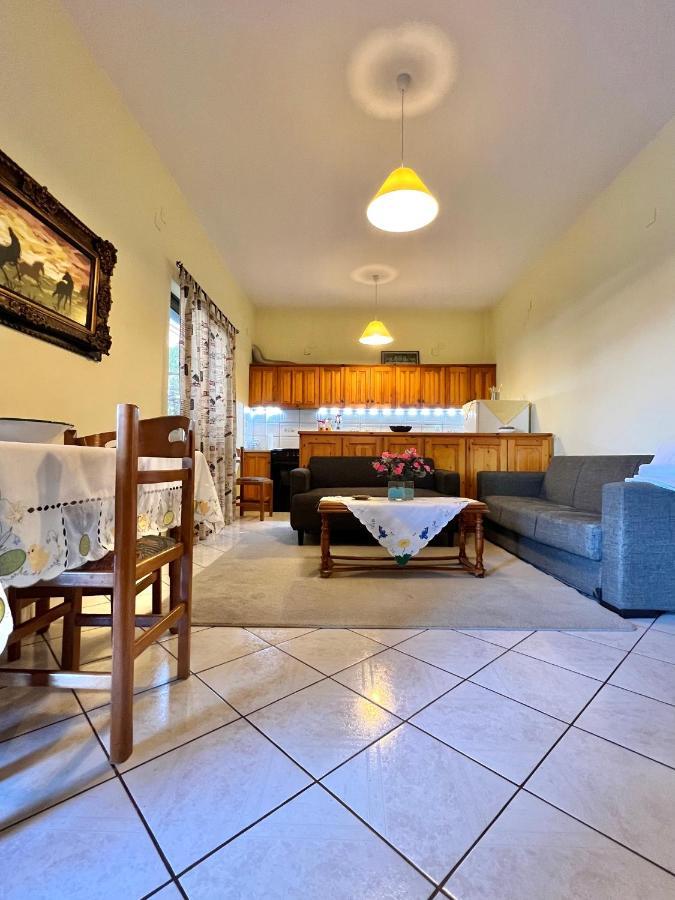 Village Apartment Marathias  Buitenkant foto