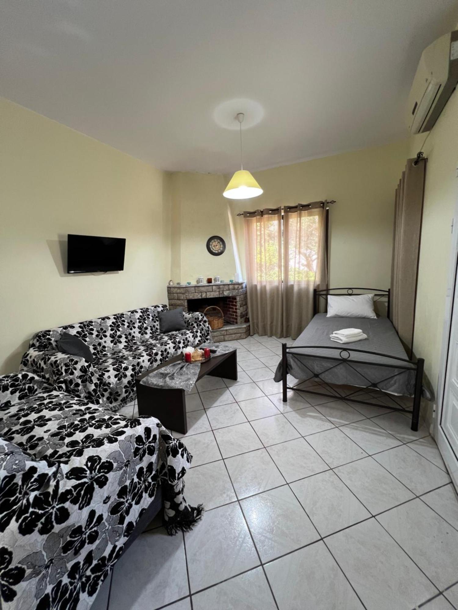Village Apartment Marathias  Buitenkant foto